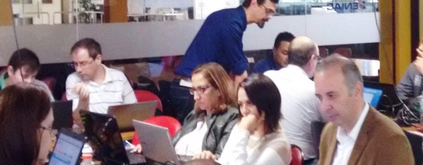 Faculdade investe em capacitação dos professores para ampliar uso da TI no ensino