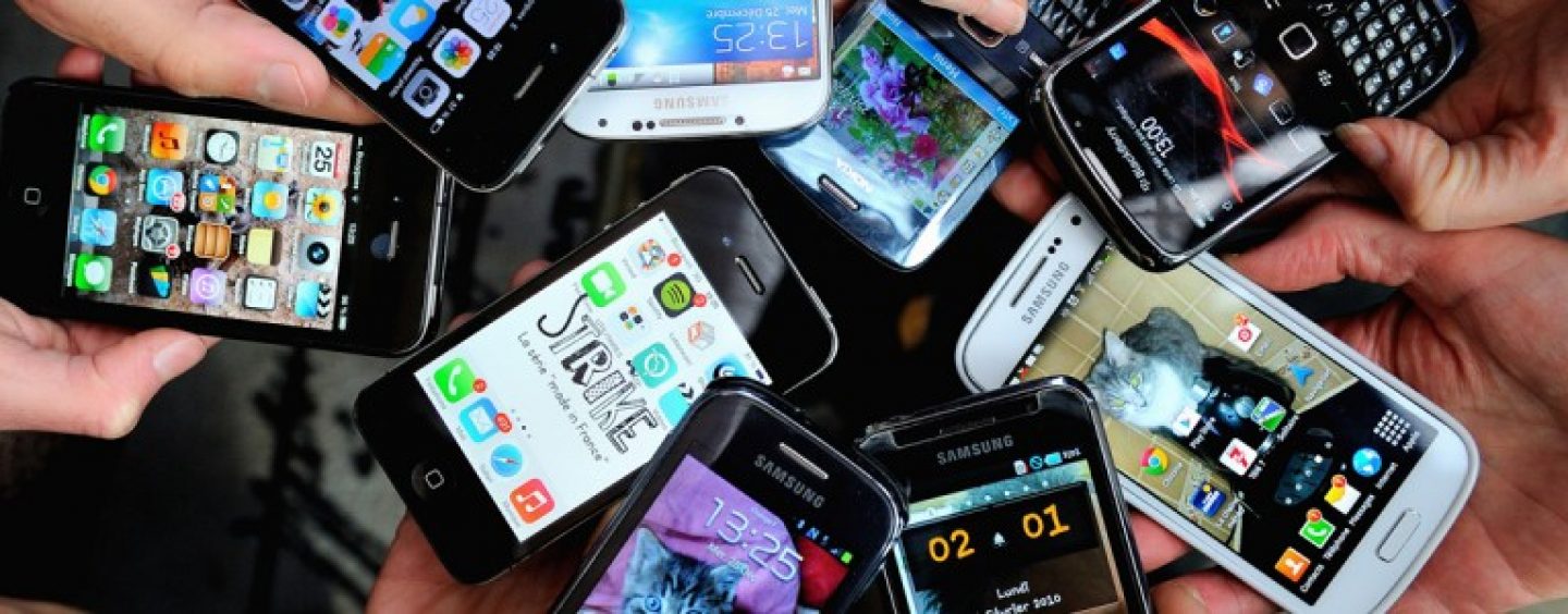 Lançar celulares e mais celulares. Quando menos é mais