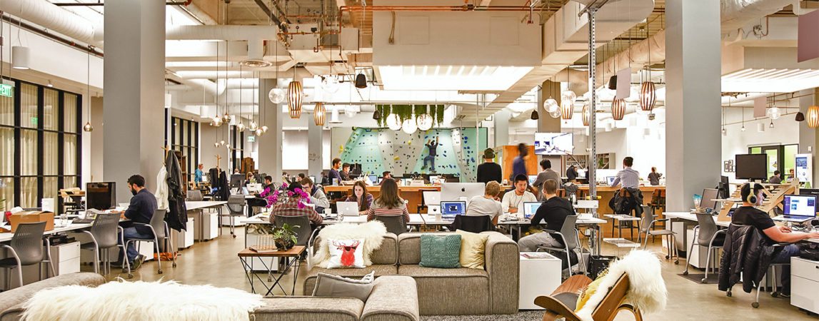 Cinco dicas para empreender com sucesso em espaços de coworking