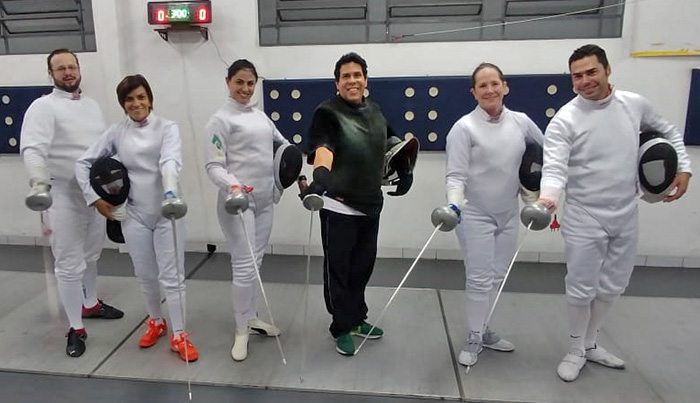 Alunos de esgrima