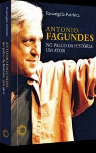 A trajetória de um dos grandes artistas brasileiros no contexto de um país que enfrenta grandes transformações.