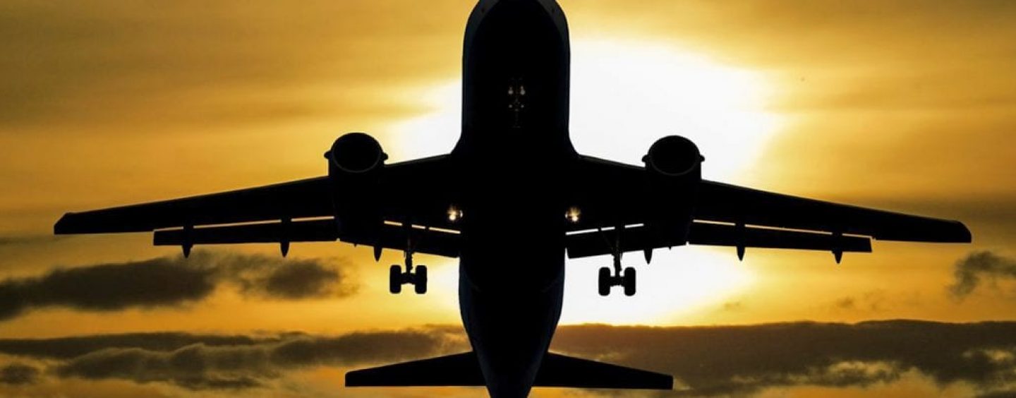 Seis dicas do que fazer numa longa viagem dentro do avião