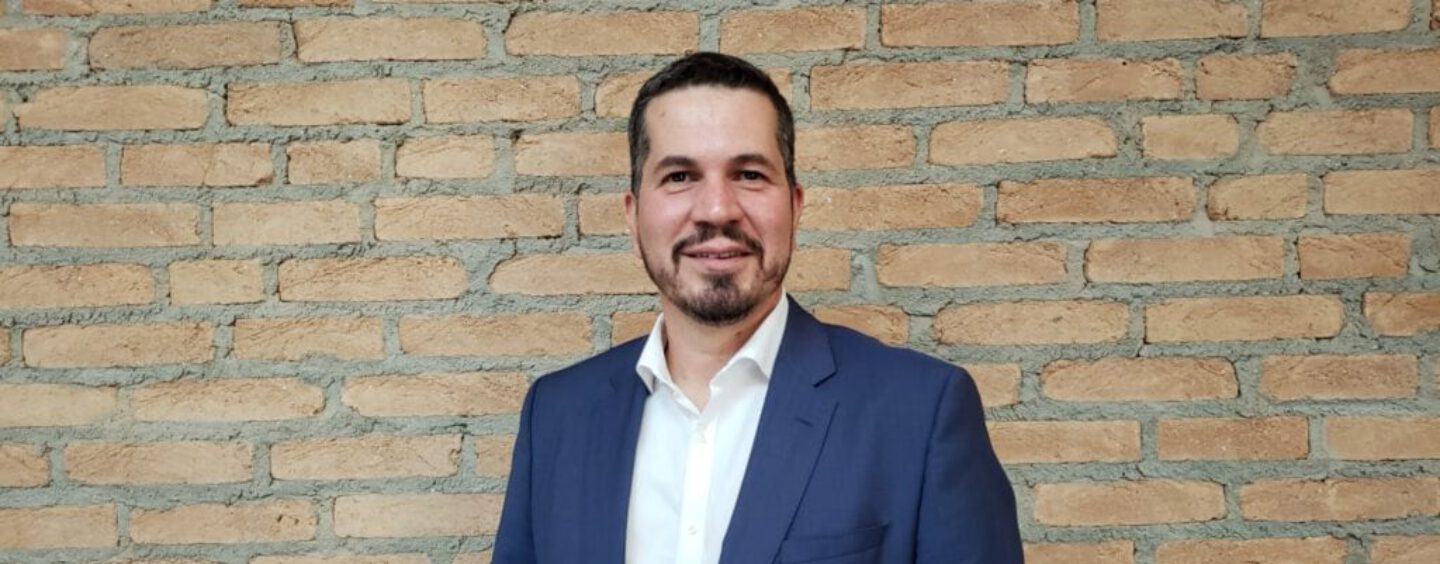 Brasil lidera a América Latina em adoção de computação em nuvem. Ouça agora o Podcast.