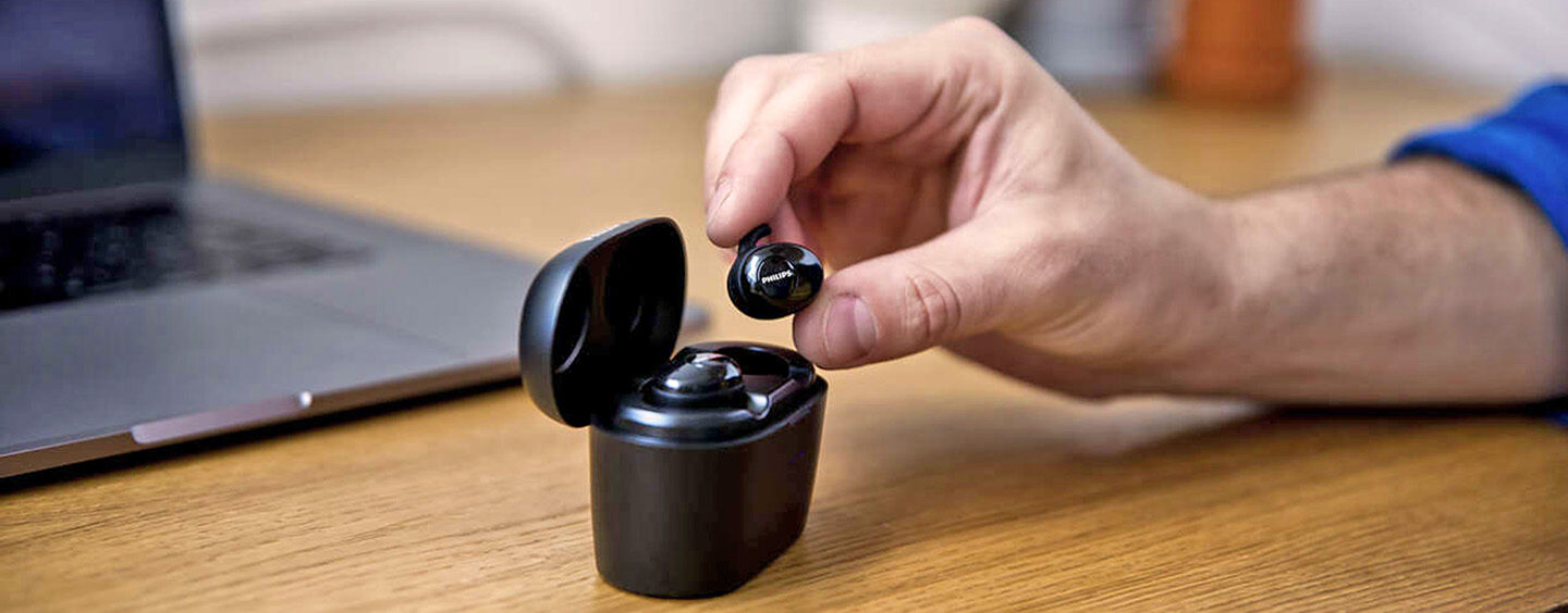 Philips apresenta nova linha de fones de ouvido